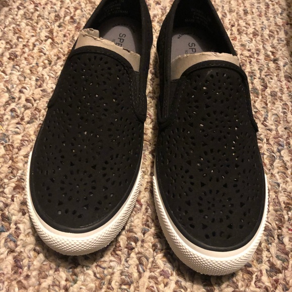 sperry perforated slip on